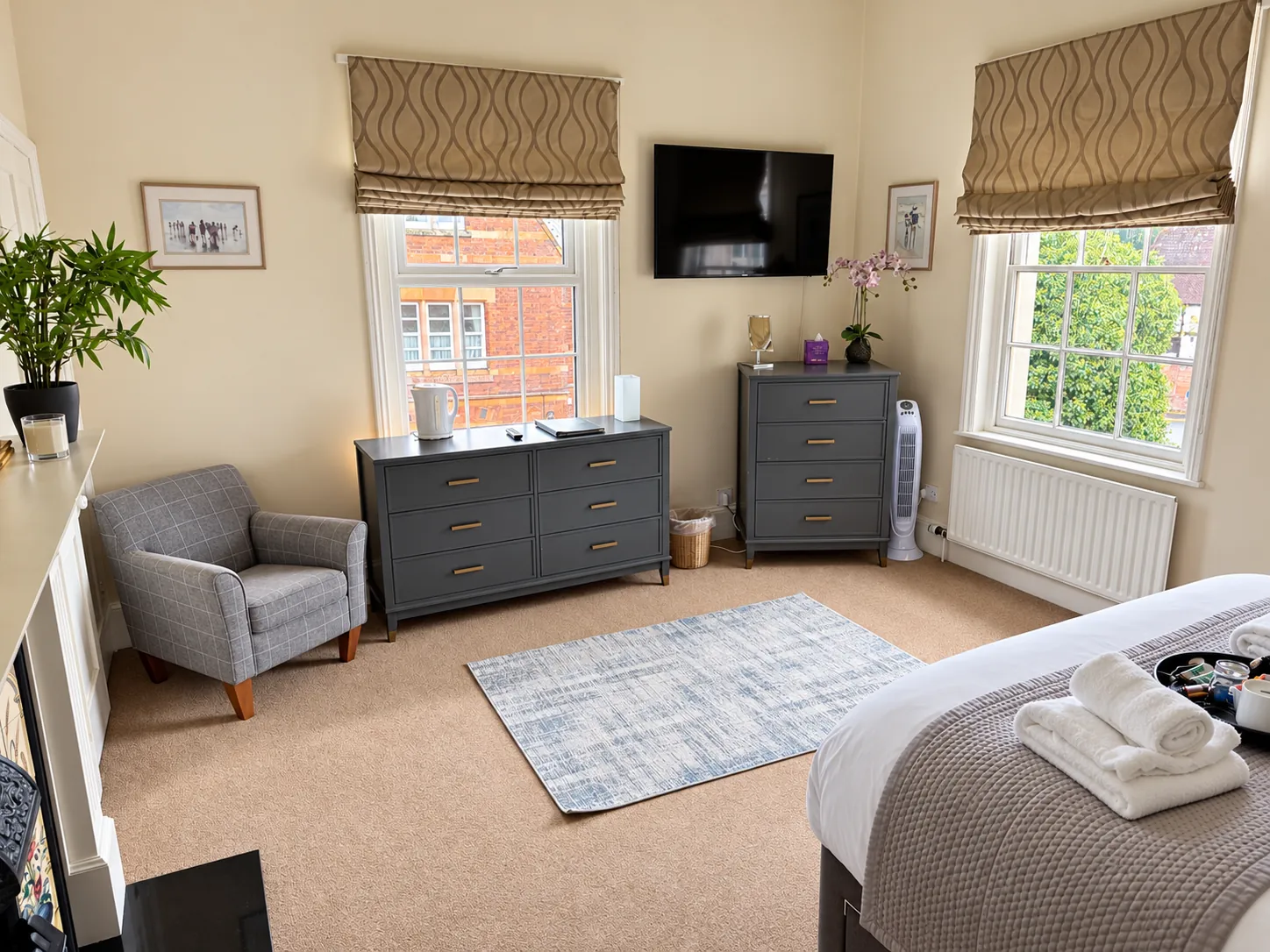 Green Room sash windows, dressing table and television