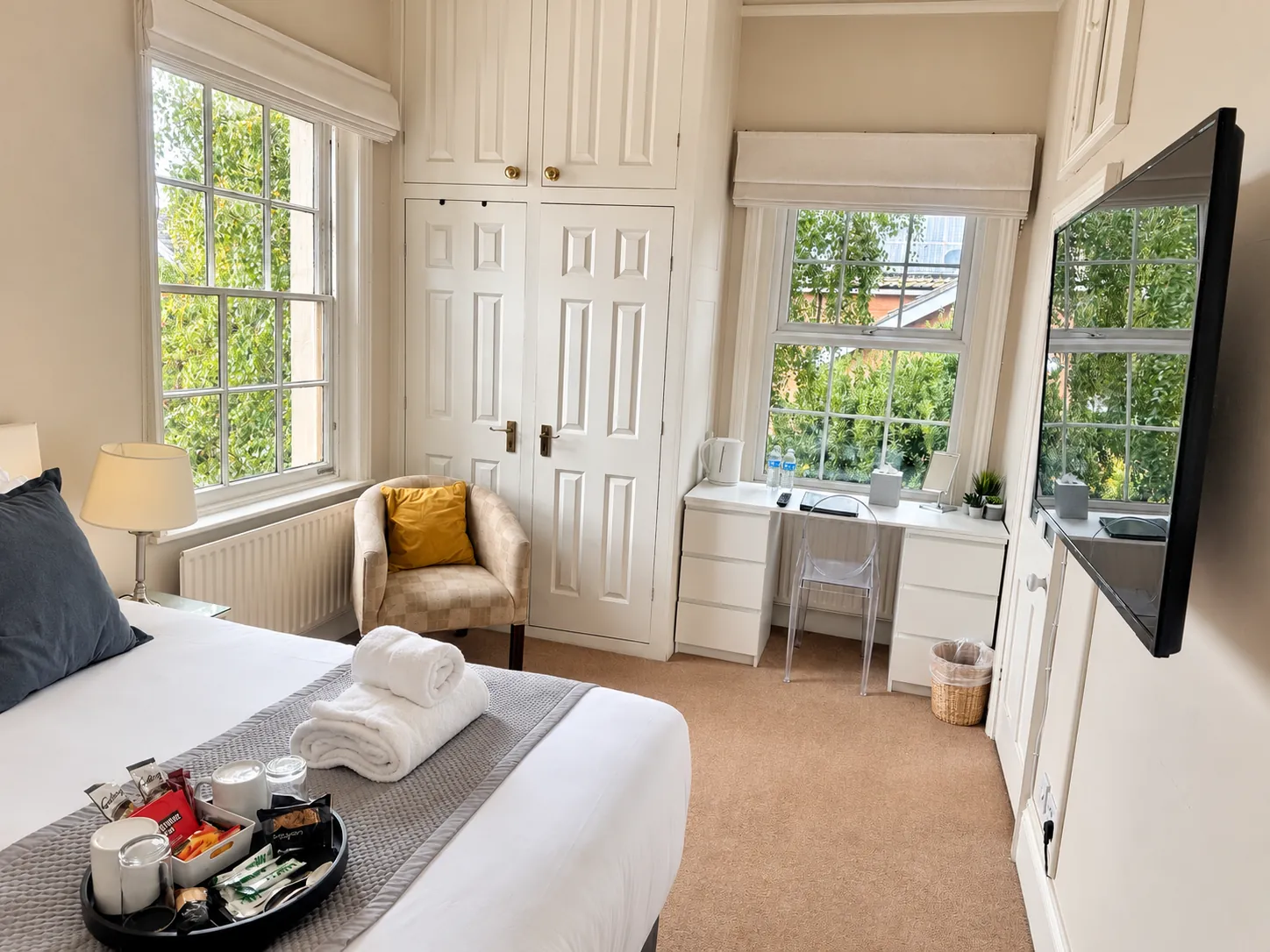 Magnolia Room bedroom and sash windows