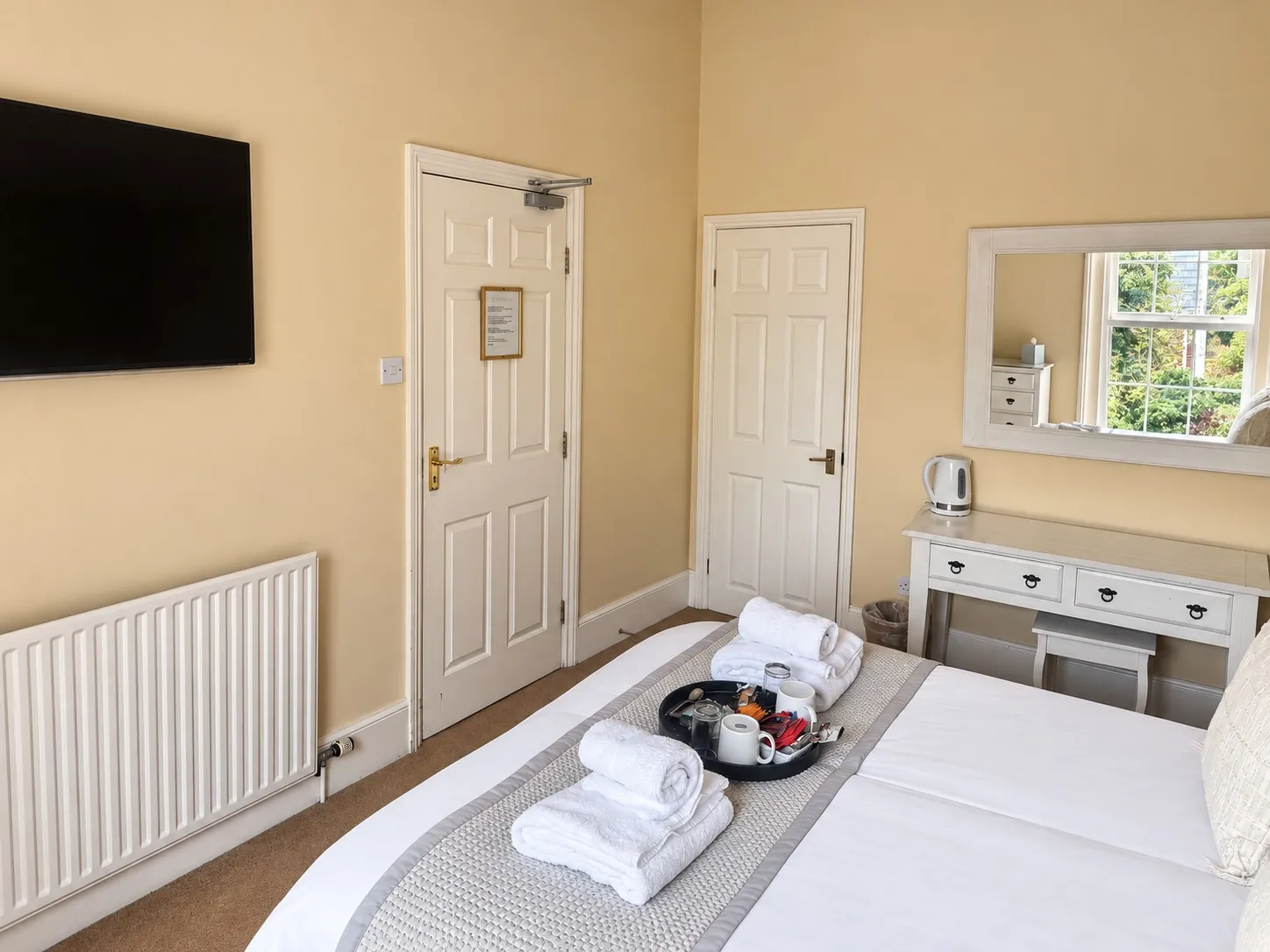Pink Room bedroom dressing table and tv