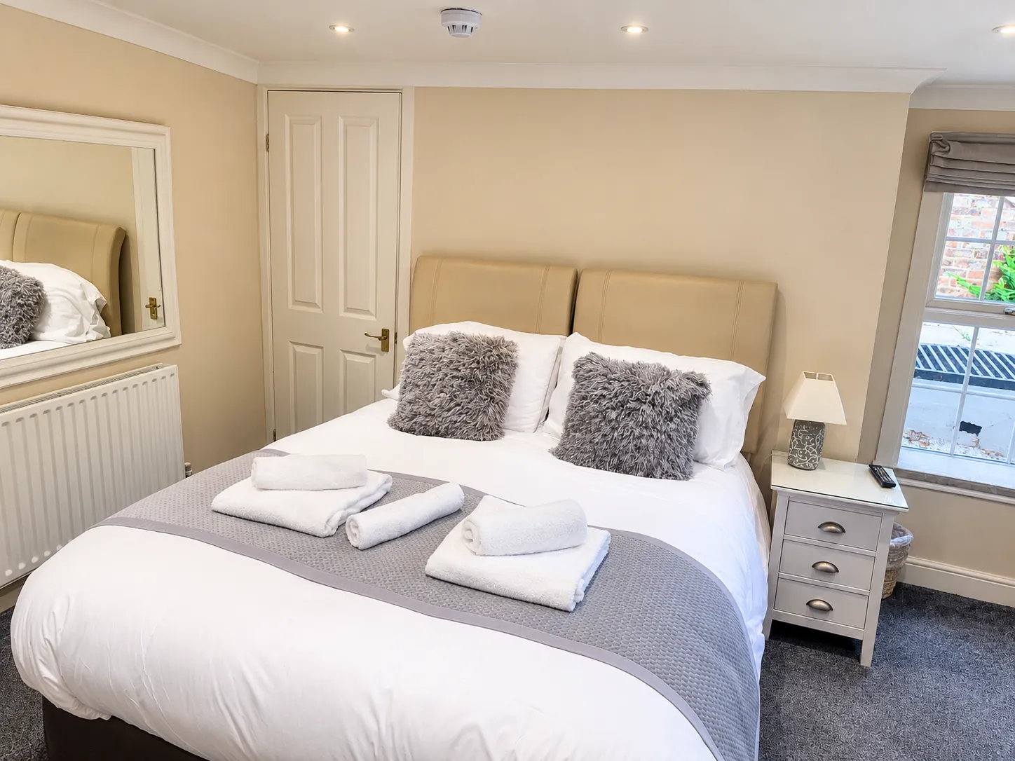 Room 1 king bedroom